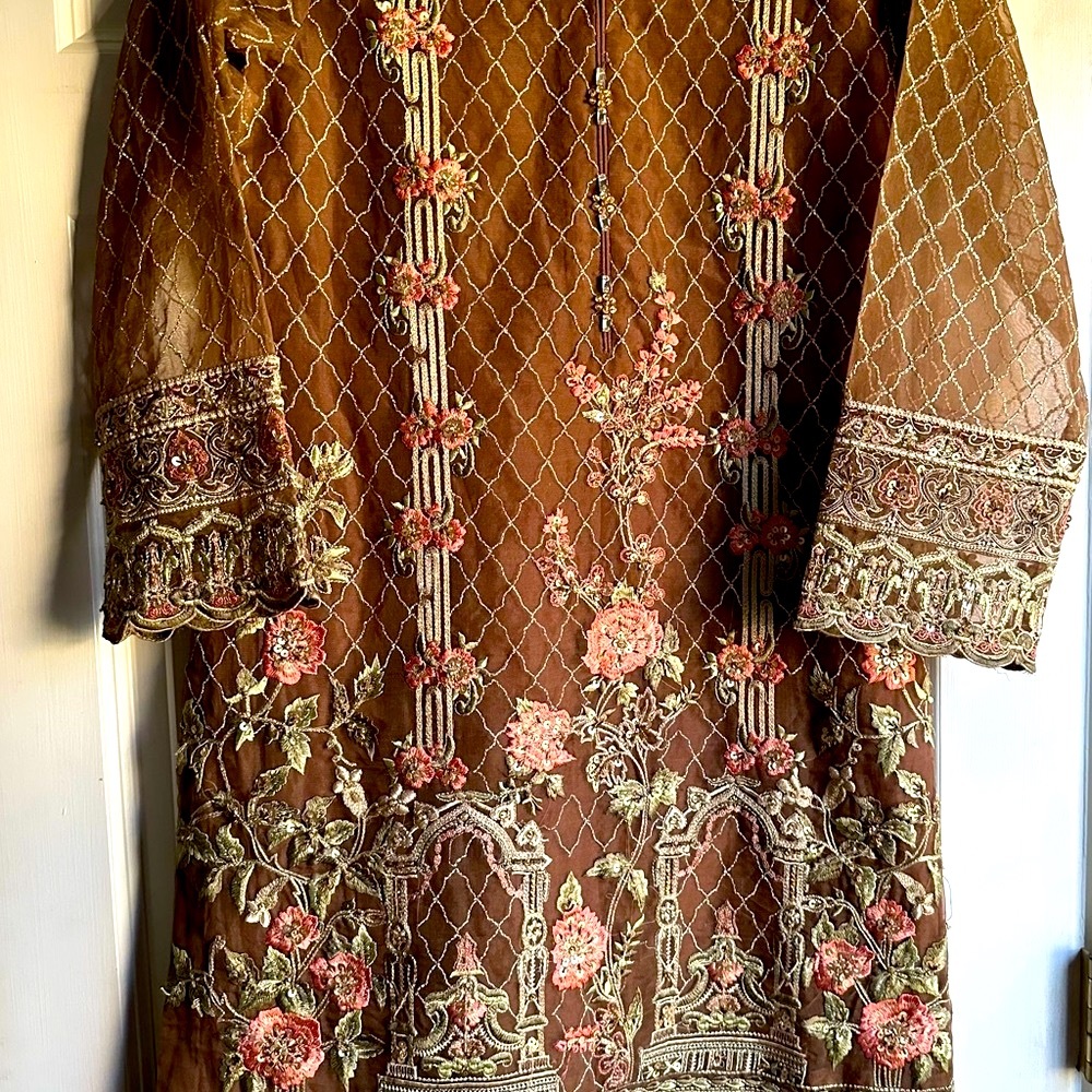 Pakistani Indian kameez pant and duppatta luxury 3 piece suit